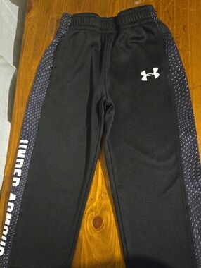Under Armour Black Jogger Sweatpants with Patterned Side Panels